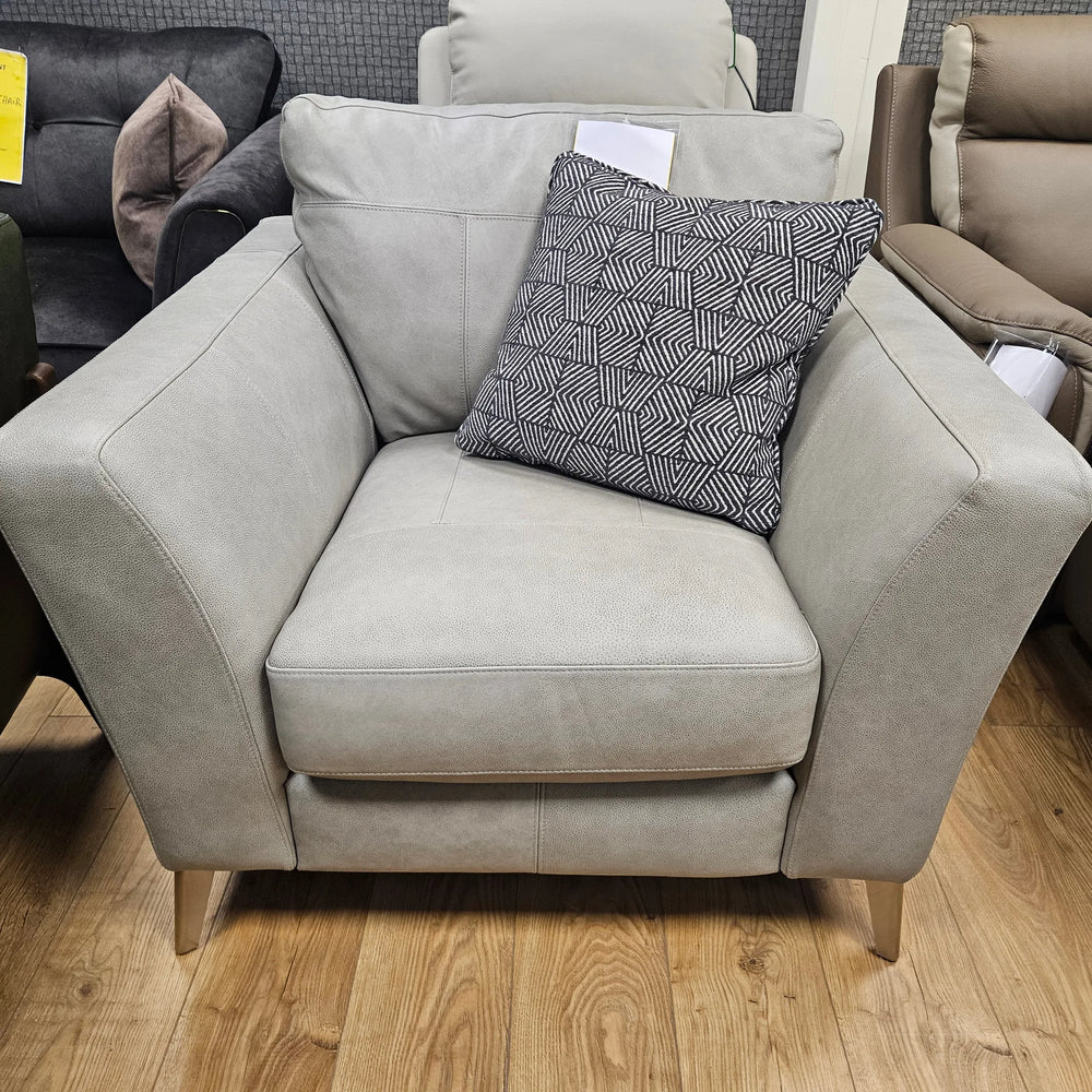 Clearance Fowey Hide Chair