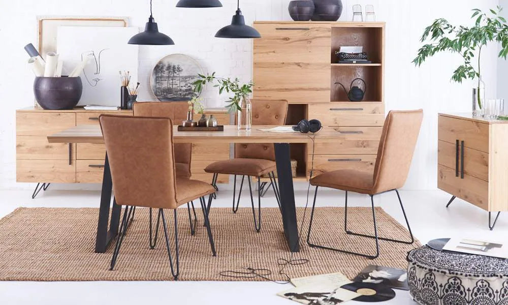 Tables/Chairs