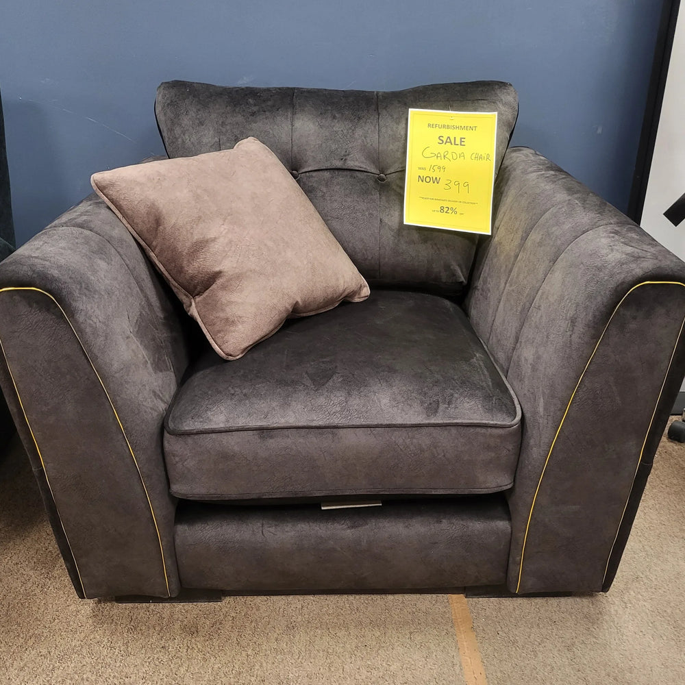Garda Arm Chair