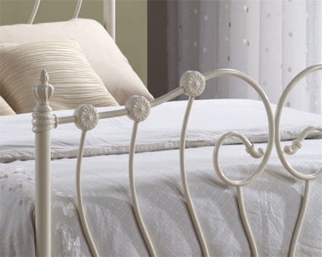 Inca Metal 4ft6 Bed Frame