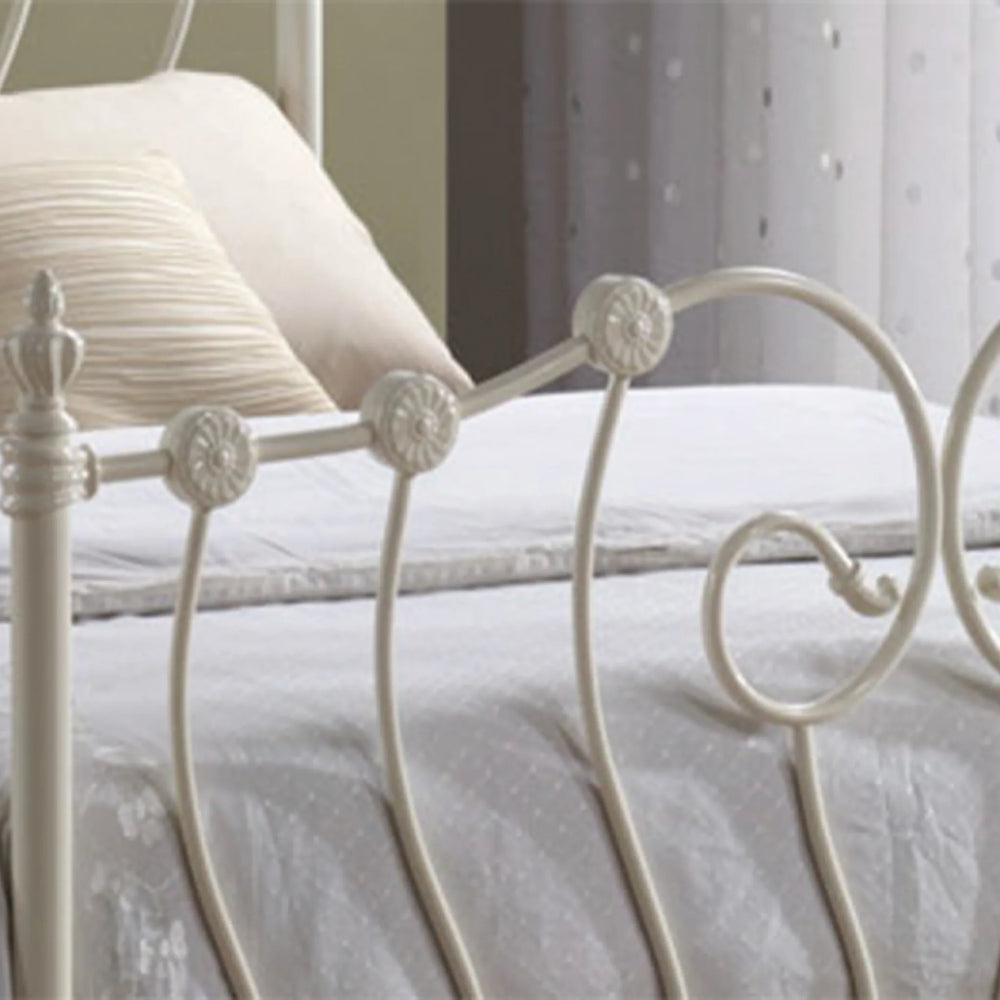 Inca Metal 4ft6 Bed Frame